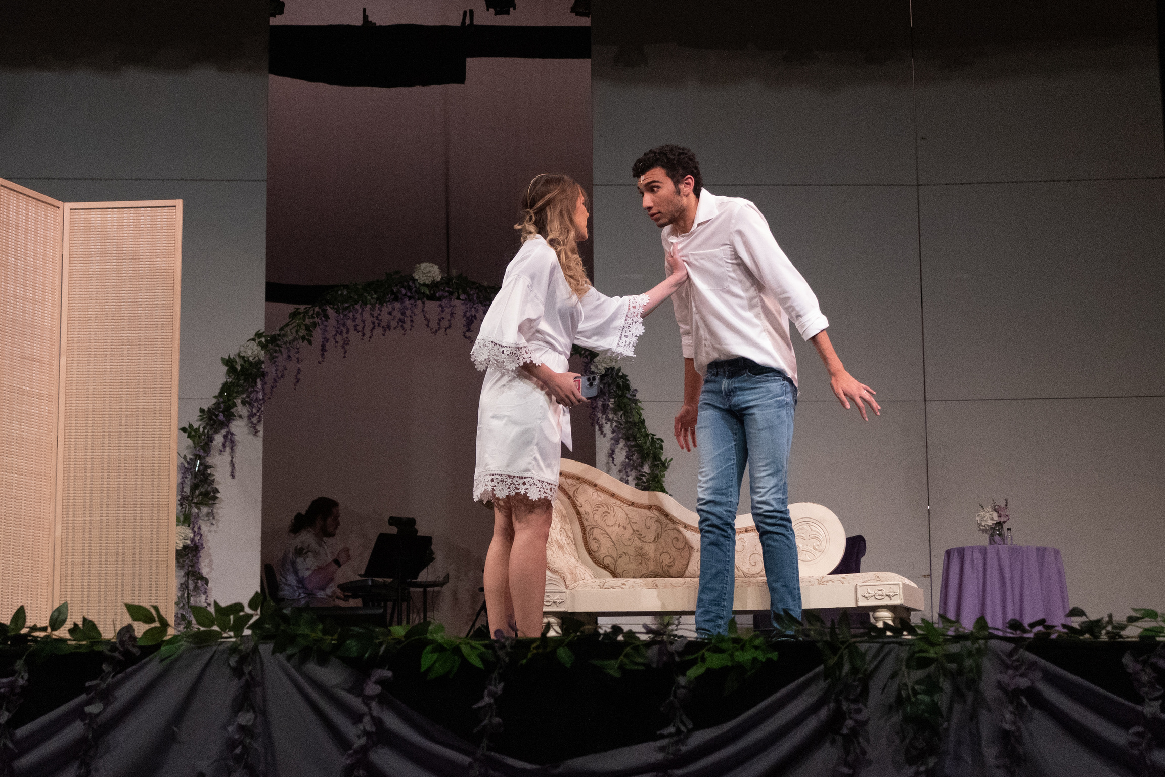 It Shoulda Been You bouquet toss