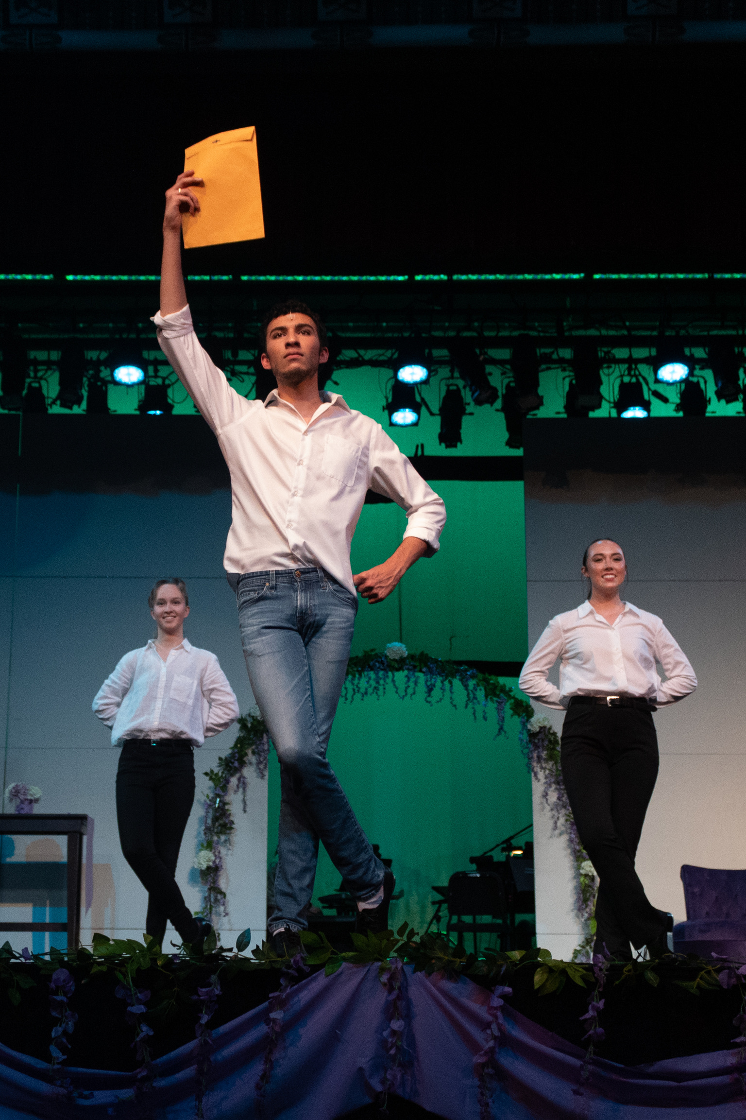 It Shoulda Been You ensemble dance