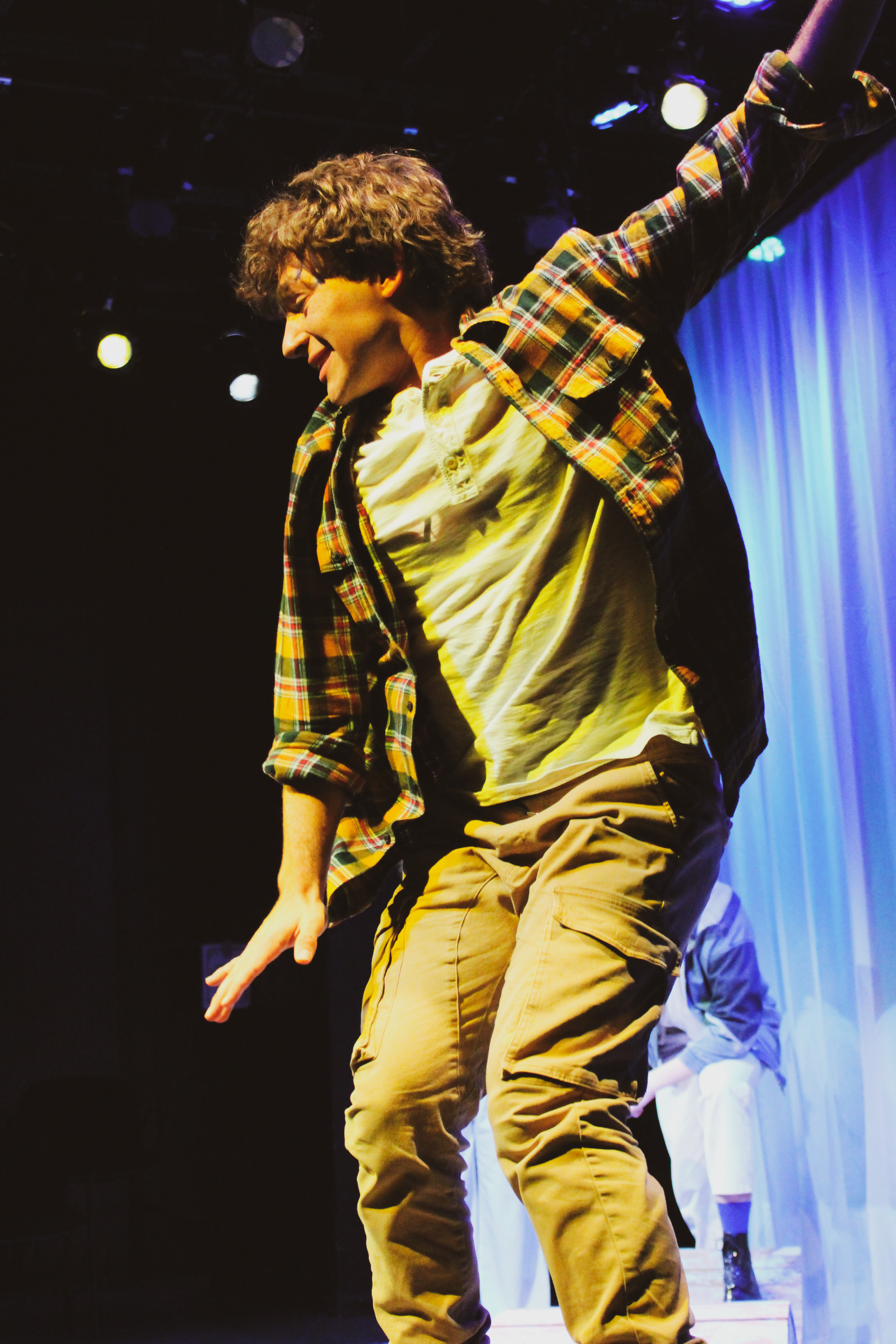 The Yellow Boat closing light